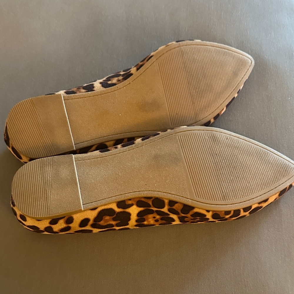 torrid Leopard Print Pointed-Toe Flats - Tan/Black - Picture 3 of 6